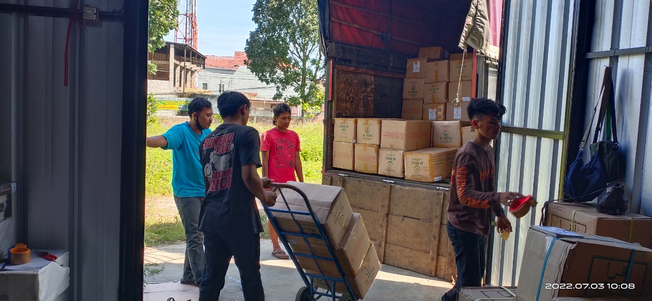 Truk Wakaf Quran Siap Menjajaki Pesisir Timur Tengah Sumatera