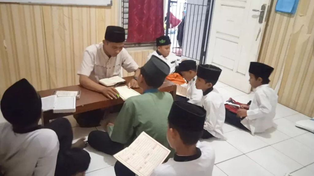 Awal Pekan Ala Santri Rumah Tahfidz Al Hilal Cirebon