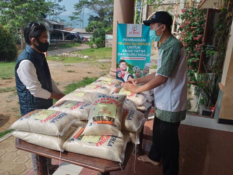 Pembagian 15.000 kg Untuk Anak Yatim & Guru Ngaji di Pondok Pesantren