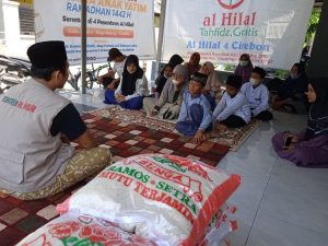 Pembagian Sembako Bulanan Diterima Santri Ponpes al Hilal 4 Cirebon