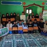 Laziswaf al Hilal dan Komunitas Sahabat al Hilal Sukabumi Salurkan Wakaf Meja Al Quran