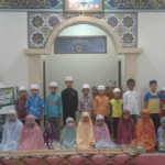 Pemberian Meja Quran Untuk Santri dari Komunitas Sahabat Al Hilal