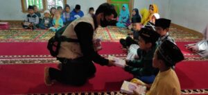 Kegiatan Wakaf Quran Komunitas Sahabat al Hilal Cianjur Selatan