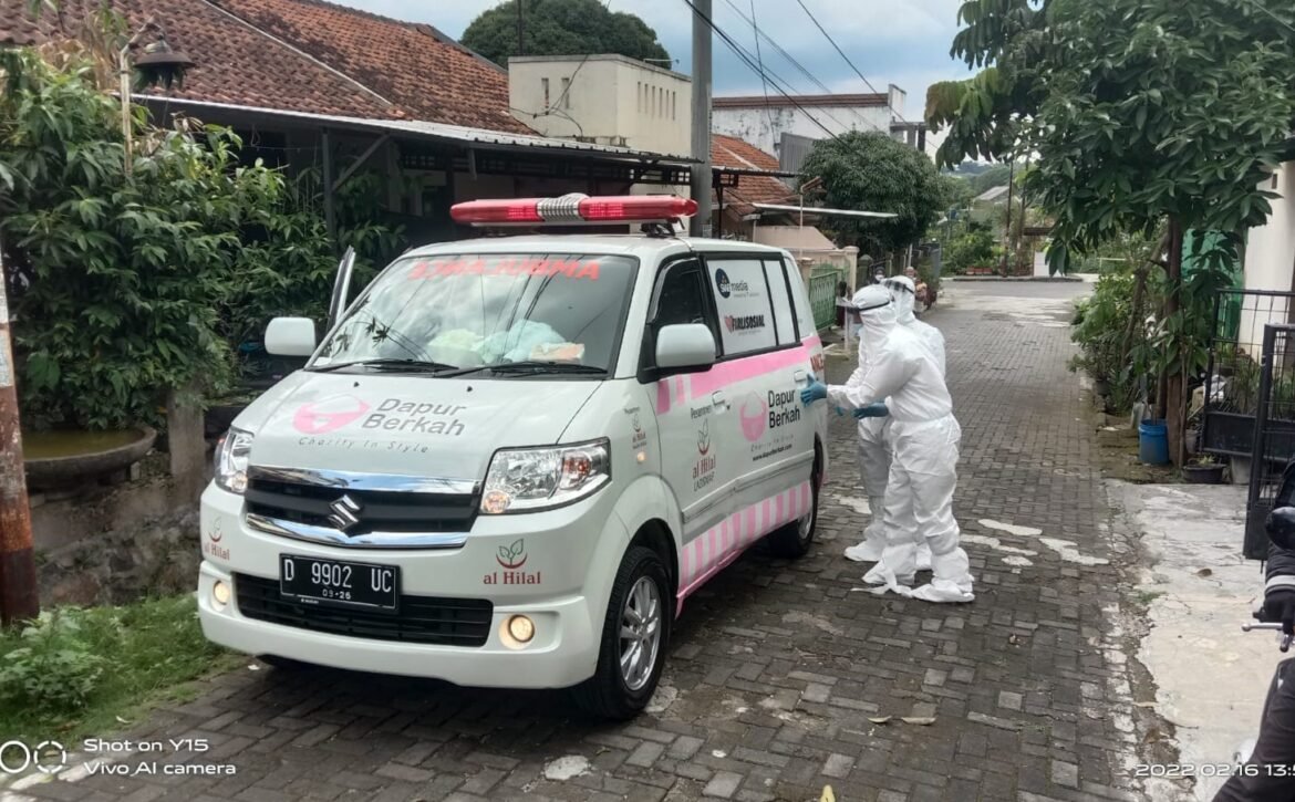 Ambulan Gratis Laziswaf al Hilal Kembali Antarkan Pasien Covid-19