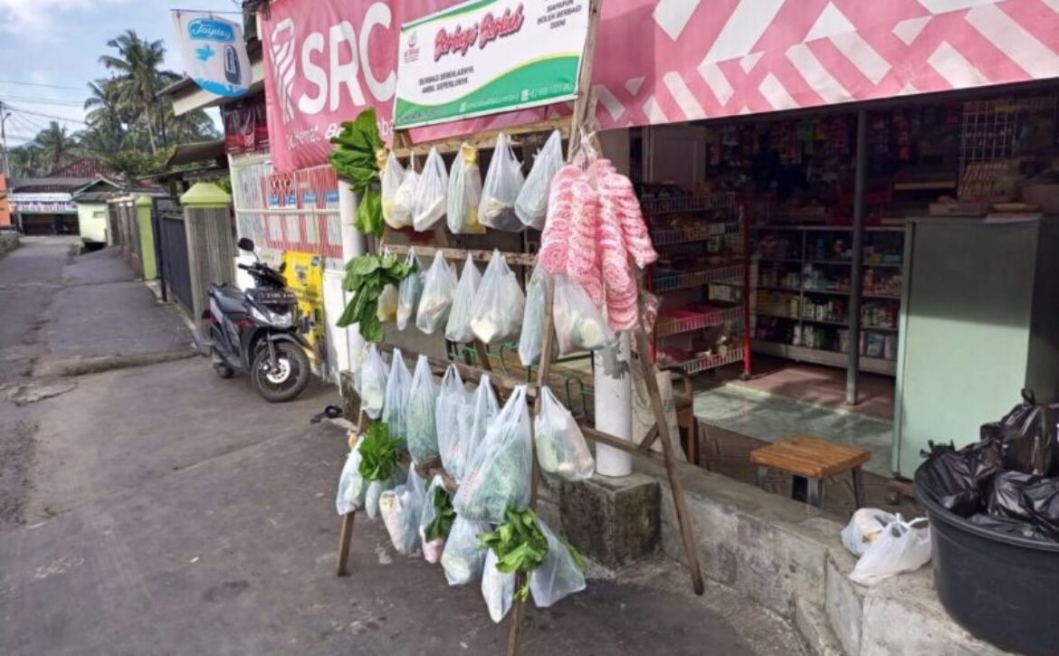 Giat Jumat Berkah dan Kegiatan Penyaluran Warung Gratis Gantung!