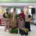Komunitas Sahabat al Hilal Sumedang Berbagi Sembako untuk Pesantren