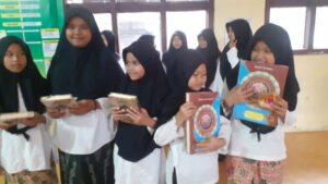 Komunitas Sahabat al Hilal Tasikmalaya Selatan Laksanakan Sebar Quran