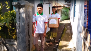 Bingkisan Lebaran Telah Disalurkan Pengurus Al Hilal 4 Cirebon