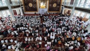 Madina Iman Wisata Group Salurkan Zakat untuk 1500 Yatim & Dhuafa