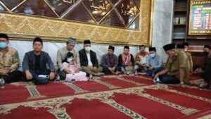 Madina Iman Wisata Group Salurkan Zakat untuk 1500 Yatim & Dhuafa