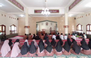 Komunitas Sahabat Al Hilal dan RNB Sukabumi Salurakn Wakaf Quran