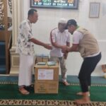 Tim Enam SWQ Sumatera Jilid Dua Laksanakan Penyaluran Wakaf Quran untuk Masjid dan Yayasan di Jambi