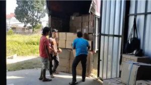 Truk Wakaf Quran Siap Menjajaki Pesisir Timur Tengah Sumatera