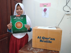 Al Quran Braille Telah Diterima Langsung Oleh Adik Salva