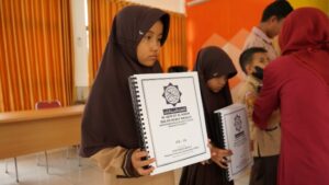 Penyerahan Al Quran Braille untuk Siswa Tunanetra SLB Ciamis