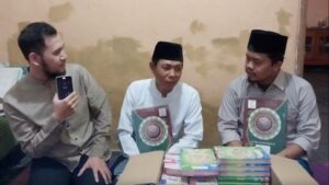 Menutup Akhir Tahun, Sebar Wakaf Quran Kampung Halaman
