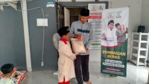 Santunan Uang & Beras Telah Diterima Santri Al Hilal 4 Cirebon