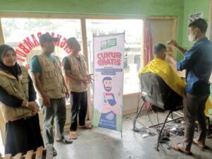 Cukur Gratis untuk Masyarakat Wilayah Tasikmalaya Selatan
