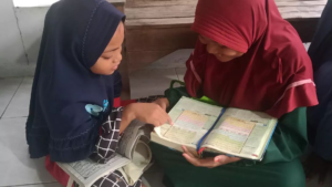 Belajar dan Mengaji ala Santri Rumah Tahfidz Al Hilal 4 Cirebon