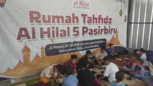 Berbagi Nasi Berkah untuk Santri Yatim & Hafidz Pesantren Al Hilal