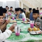 Jazakumullah Khairan Katsiran Para Dermawan, Buka Puasa Bersama Kembali Menghangatkan Santri Yatim Penghafal Quran Pesantren Al Hilal