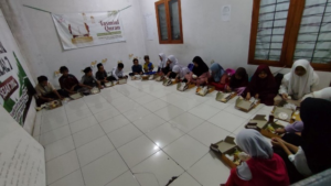 Buka Puasa Santri Yatim Penghafal Quran Pesantren Al Hilal