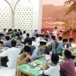 Lembayung Senja Menemani Buka Puasa Bersama Santri Yatim Penghafal Quran Pesantren Al Hilal