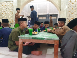 Buka Puasa Bersama Kembali Menghangatkan Masjid Marwah