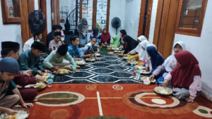 Nasi Jumat Berkah untuk Santri Yatim dan Penghafal Quran