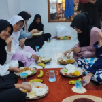 Nasi Jumat Berkah untuk Santri Yatim dan Penghafal Quran Pesantren Al Hilal 7 Cipadung Wetan