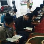 Bersama Santri Yatim Kelas 10 Pesantren Al Hilal 8 Panyileukan dalam Amalan Sunnah yang Kekal