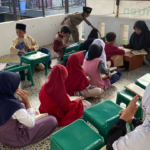 Santri Pondok Pesantren Al Hilal 2 Cipadung Bersemangat Belajar dan Mengaji Bersama Asatidz