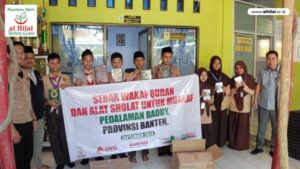 Sedang Berlangsung! Sebar Wakaf Quran dan Alat Sholat untuk Mualaf di Pedalaman Baduy, Banten