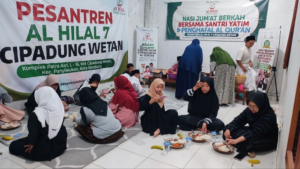 Sepiring Nasi Berkah untuk Santri Yatim dan Penghafal Al-Quran Pesantren Al Hilal 7 Cipadung Wetan