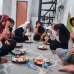 Sepiring Nasi Berkah untuk Santri Yatim dan Penghafal Al-Quran Pesantren Al Hilal 7 Cipadung Wetan