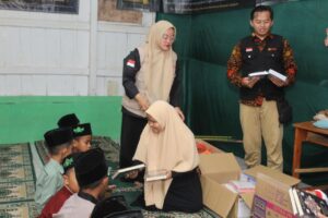 Bersama Komunitas Sahabat Al Hilal Sukabumi, Ratusan Wakaf Quran dan Iqra Berhasil di Salurkan di Pelosok Sukabumi
