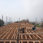 Pembuatan Blandar dan Bekisting untuk Balok Lantai 3 Masjid Pesantren Al Hilal Cibiru Memasuki Tahap Penyelesaian