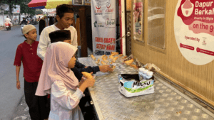 Kembali Ditemani Food Truck Dapur Berkah Takjil Gratis Ramadhan Kembali Hadir di Rumah Tahfidz Al Hilal 6 Cisaranten