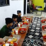 Tekadkan Amalan Tanpa Batas di 10 Hari Terakhir Ramadhan Dengan Sedekah Buka Puasa Santri Yatim Penghafal Quran