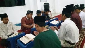 Aktivitas Pagi Santri Pesantren Al Hilal Panyileukan, Murajaah Bada Subuh Hingga Membaca Buku!