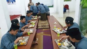 Buka Puasa Sunnah Santri Pesantren Al Hilal Panyileukan Kembali Dilaksanakan!