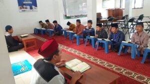 Kegiatan Belajar Mengajar Santri Pesantren Al Hilal Panyileukan