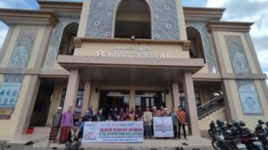 Mushaf Quran, Iqra dan Buku-buku Islam untuk Saudara Muslim di Kalimantan Selatan