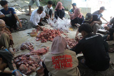 Komunitas Sahabat Al Hilal Se-Jawa Barat Sukses Distribusikan Daging Qurban Hingga ke Pelosok Desa