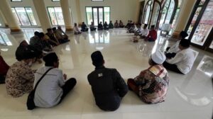 Menutup Perjalanan Sebar Wakaf Quran Pulau Lombok Hari Keempat, Tim Tiba di Titik Kumpul Ketiga Lombok Barat