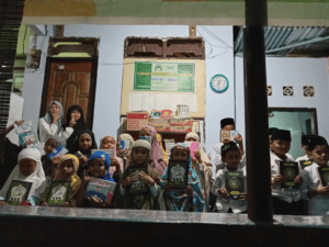 Wakaf Quran, Iqra dan Buku-buku Islam Telah Diterima Santri dan Santriwati di Pulau Lombok Nusa Tenggara Barat