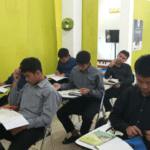 Dari Mempelajari Grammar Hingga Tarikh Islam Inilah Suasana Kegiatan Santri Kelas X Pesantren Al Hilal 2 Panyileukan