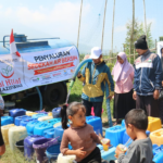 Penyaluran Bantuan Air Bersih untuk Masyarakat Garut