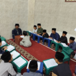 Suasana Halaqah Quran Malam Kelas Tahfidz dan Tahsin Santri Pesantren Al Hilal 1 Cililin