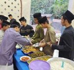 Terimakasih Orang Baik! Alhamdulillah Hidangan Buka Puasa Sunnah Kembali Dinikmati Santri Pesantren Al Hilal